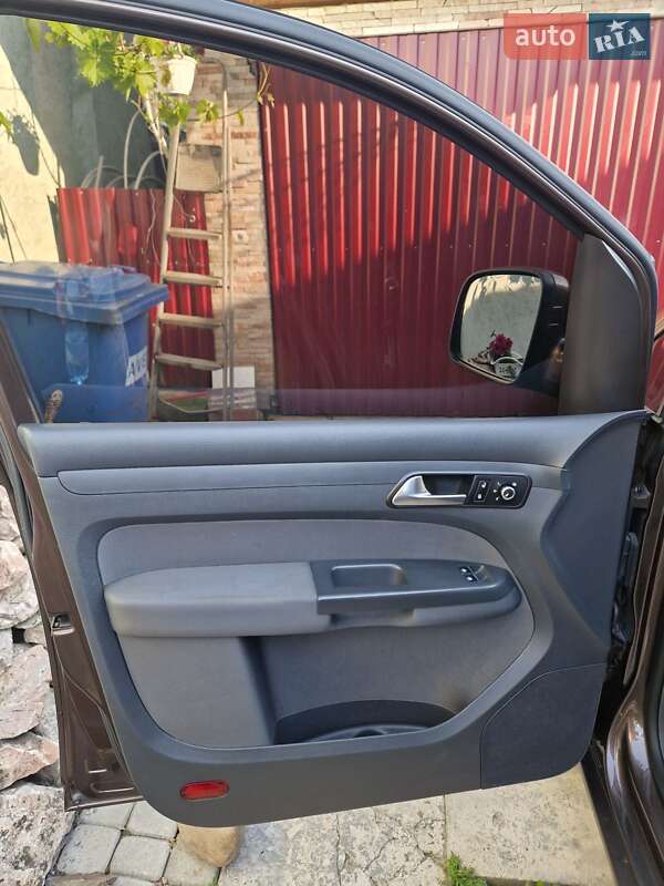 Минивэн Volkswagen Caddy 2013 в Виноградове