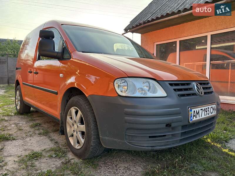 Грузовой фургон Volkswagen Caddy 2006 в Корнине