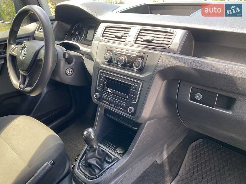 Грузовой фургон Volkswagen Caddy 2016 в Киеве