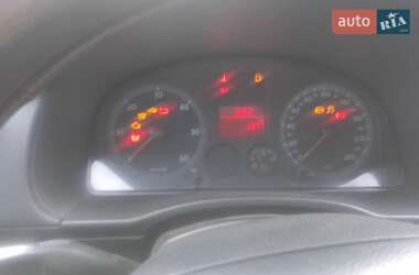 Грузовой фургон Volkswagen Caddy 2004 в 