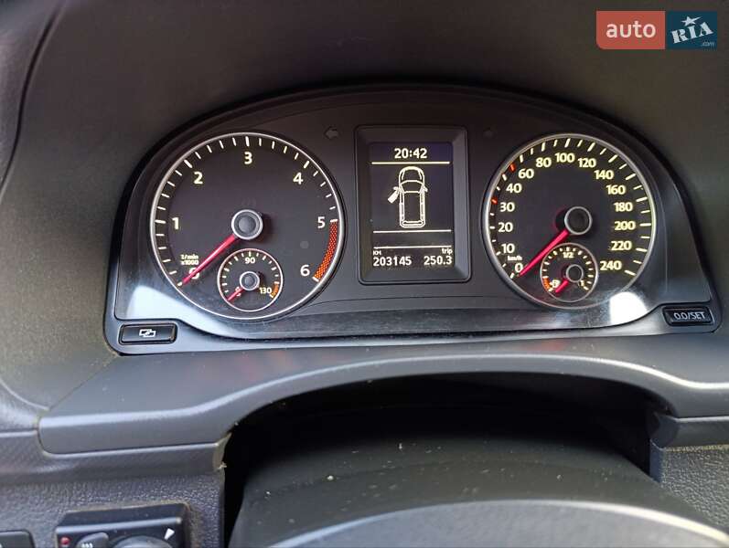 Минивэн Volkswagen Caddy 2011 в Теофиполе