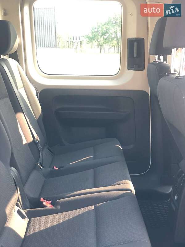 Минивэн Volkswagen Caddy 2016 в Луцке