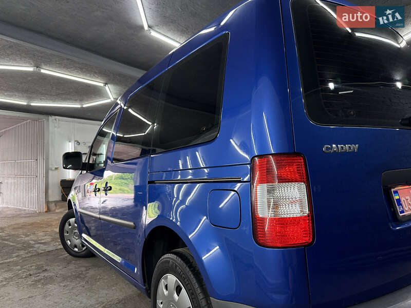 Минивэн Volkswagen Caddy 2006 в Кременце