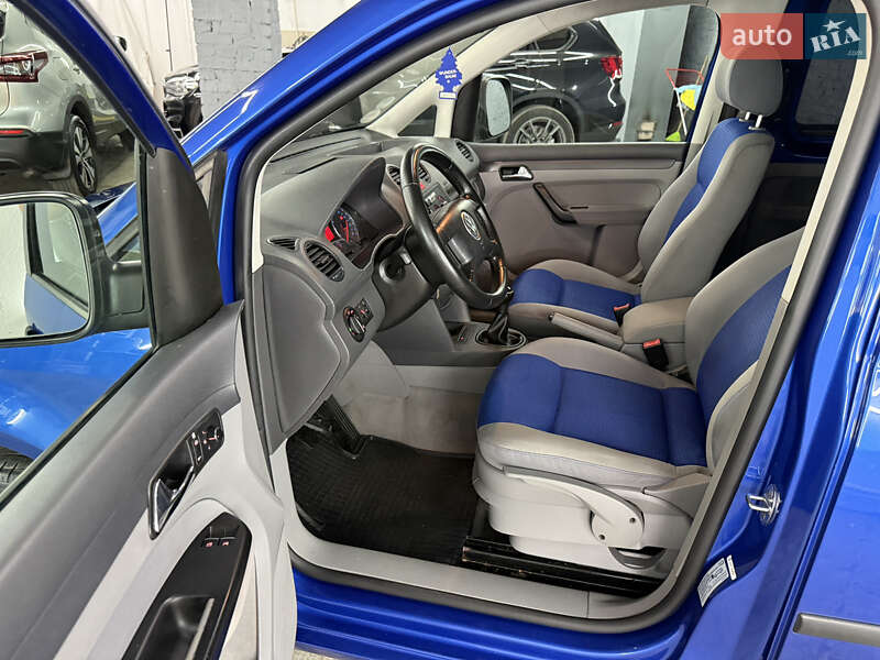 Минивэн Volkswagen Caddy 2006 в Кременце