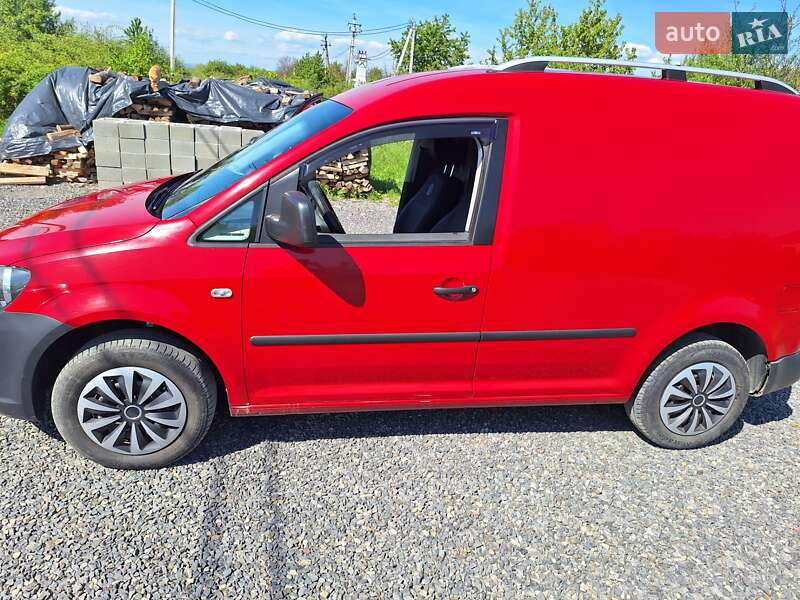 Грузовой фургон Volkswagen Caddy 2012 в Ужгороде