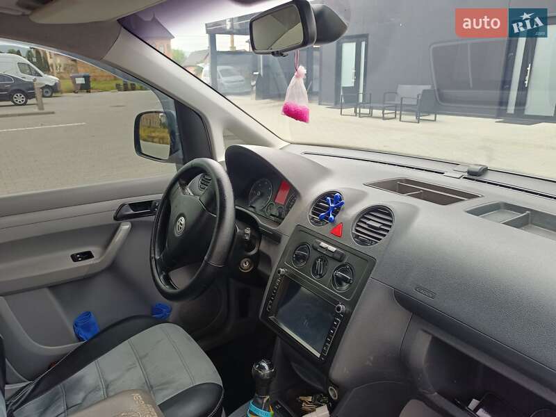 Минивэн Volkswagen Caddy 2010 в Черновцах