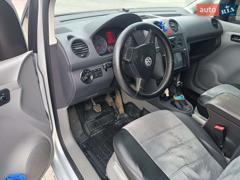 Минивэн Volkswagen Caddy 2010 в Черновцах