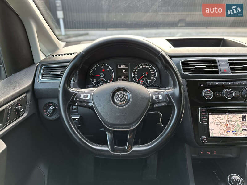 Мінівен Volkswagen Caddy 2015 в Луцьку