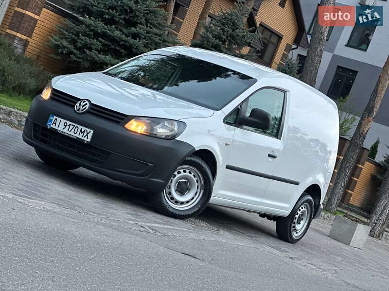 Грузовой фургон Volkswagen Caddy 2013 в Киеве