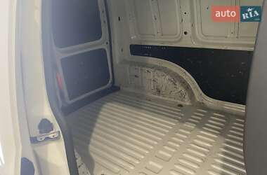 Грузовой фургон Volkswagen Caddy 2012 в 
