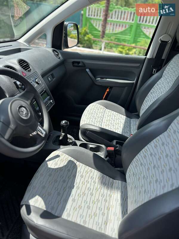 Мінівен Volkswagen Caddy 2012 в Києві