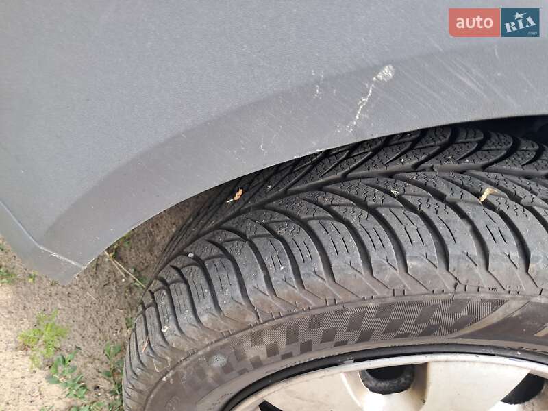 Грузовой фургон Volkswagen Caddy 2004 в Киеве фото 8 Грузовой фургон Volkswagen Caddy 2004 в Киеве