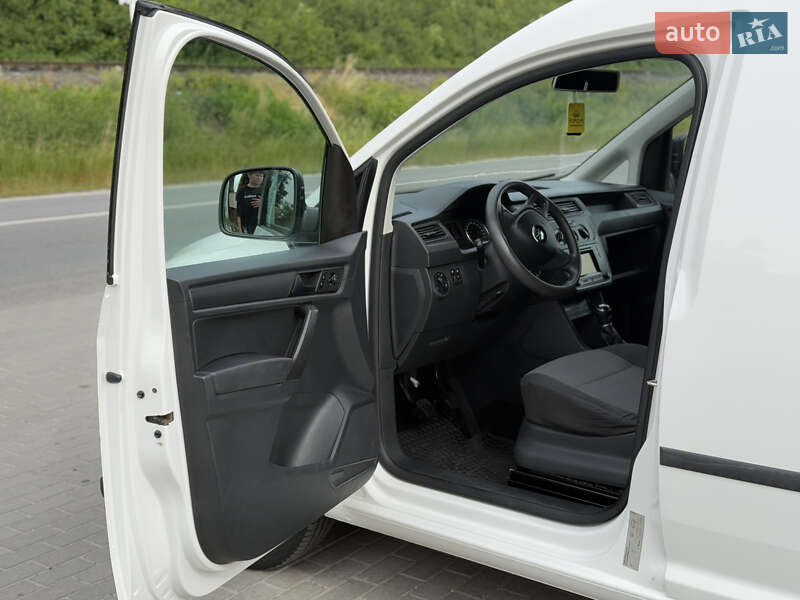 Вантажний фургон Volkswagen Caddy 2015 в Теребовлі