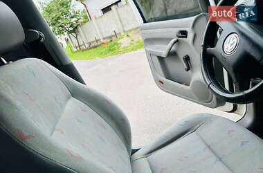 Грузопассажирский фургон Volkswagen Caddy 2004 в 