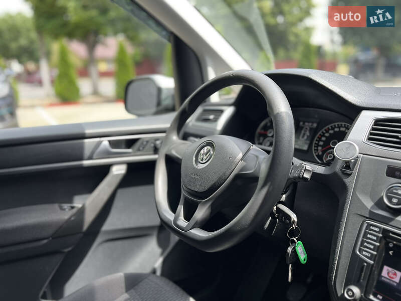 Минивэн Volkswagen Caddy 2017 в Черновцах