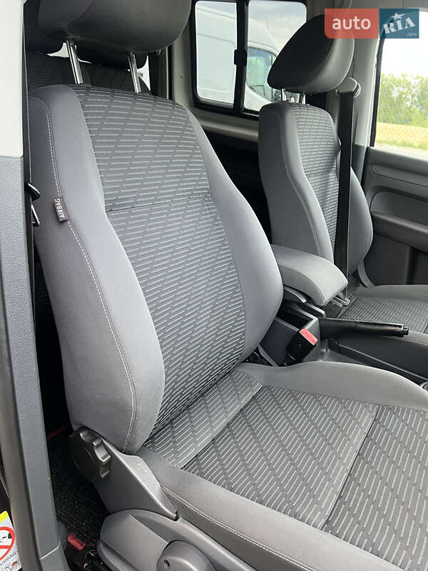 Минивэн Volkswagen Caddy 2010 в Львове