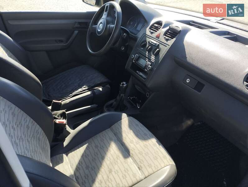 Грузовой фургон Volkswagen Caddy 2013 в Львове