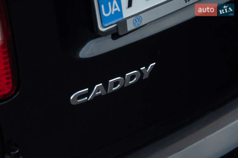 Грузовой фургон Volkswagen Caddy 2011 в Каменском