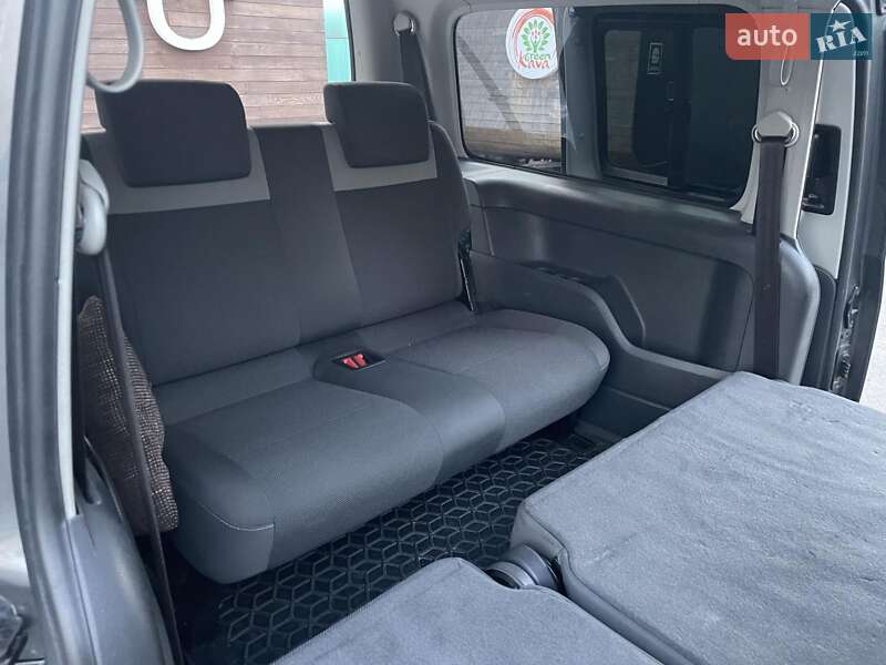 Минивэн Volkswagen Caddy 2011 в Киеве фото 7 Минивэн Volkswagen Caddy 2011 в Киеве