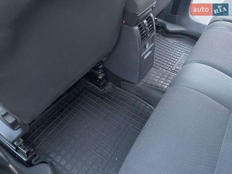 Минивэн Volkswagen Caddy 2011 в Киеве фото 12 Минивэн Volkswagen Caddy 2011 в Киеве