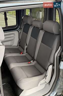 Минивэн Volkswagen Caddy 2010 в 