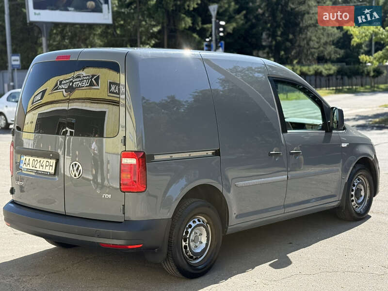 Грузовой фургон Volkswagen Caddy 2016 в Киеве
