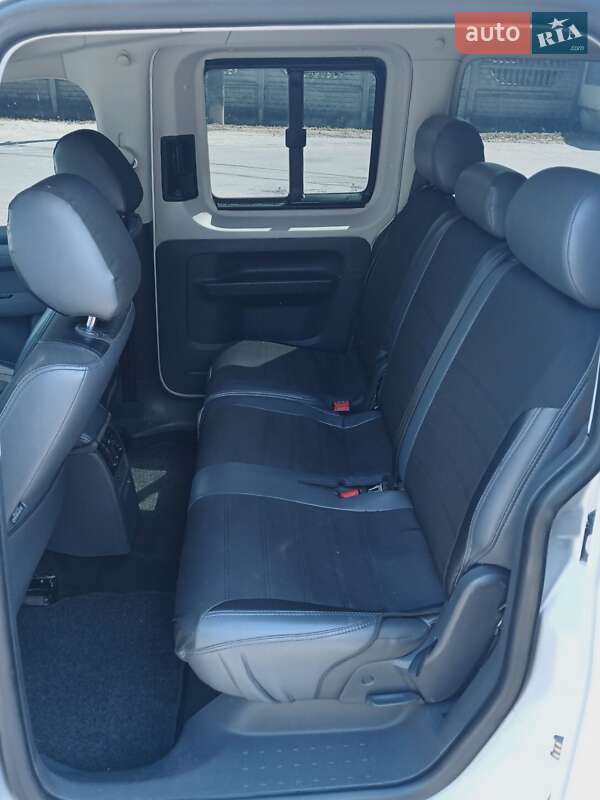Минивэн Volkswagen Caddy 2011 в Виннице