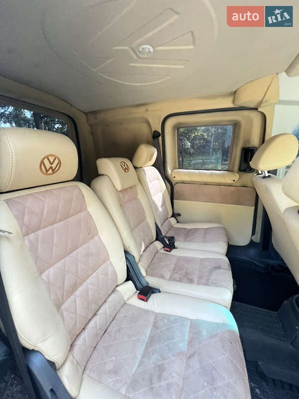 Грузовой фургон Volkswagen Caddy 2013 в Киеве