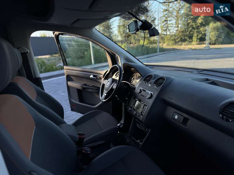 Минивэн Volkswagen Caddy 2013 в Самборе