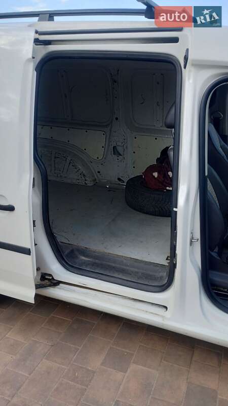 Грузовой фургон Volkswagen Caddy 2012 в Любешове