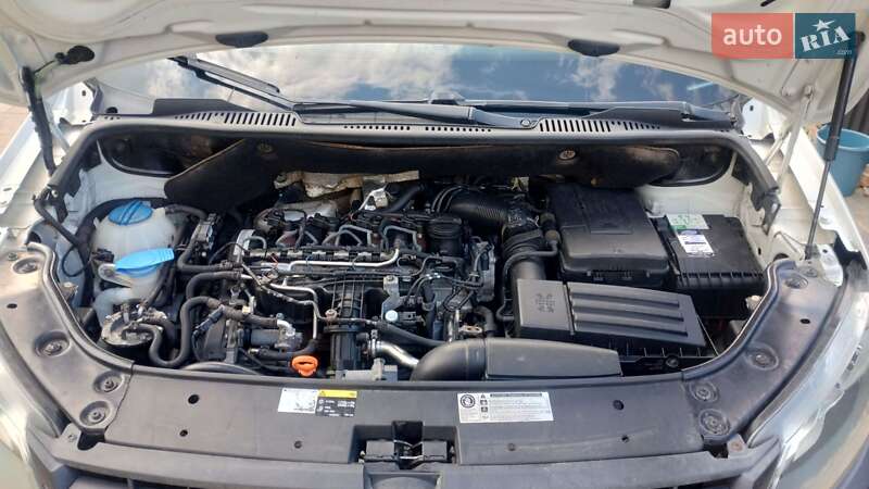 Грузовой фургон Volkswagen Caddy 2012 в Любешове
