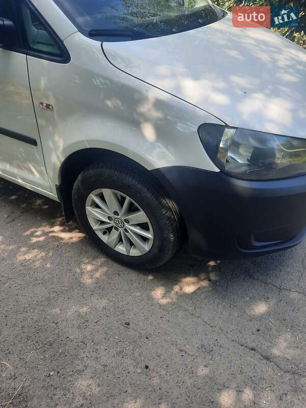 Минивэн Volkswagen Caddy 2011 в Ватутино