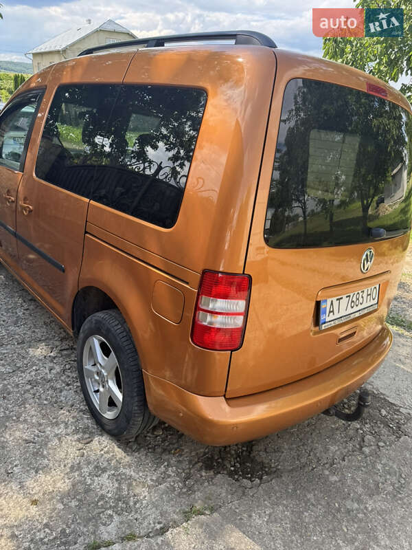 Минивэн Volkswagen Caddy 2013 в 