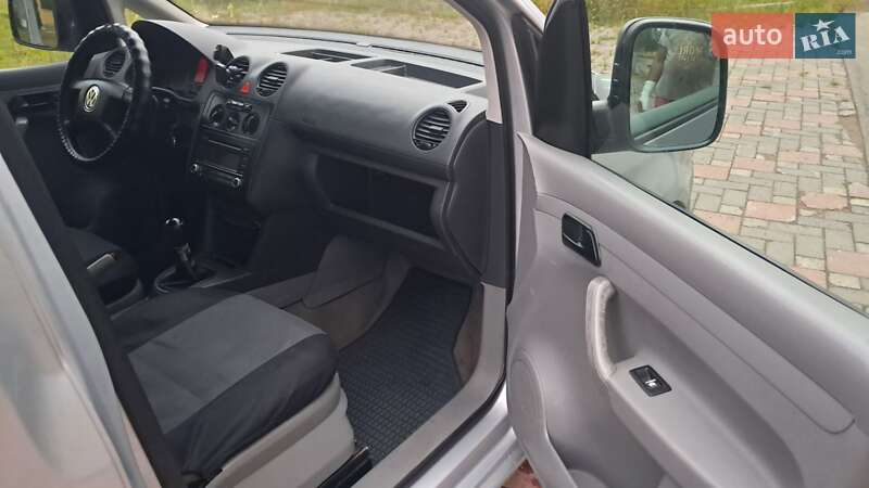 Минивэн Volkswagen Caddy 2005 в Коростене