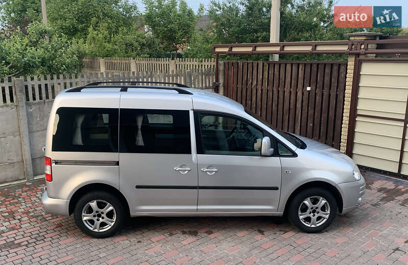 Минивэн Volkswagen Caddy 2010 в 
