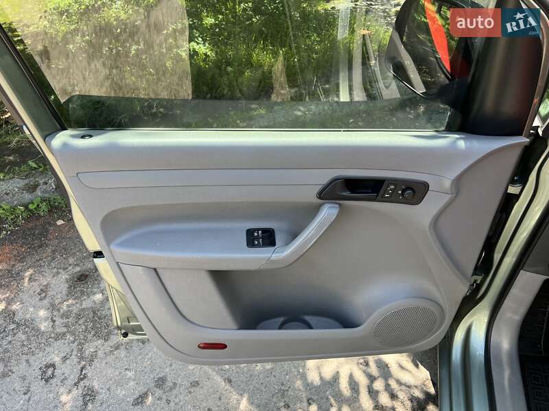 Мінівен Volkswagen Caddy 2005 в Львові