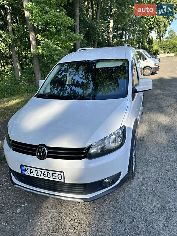 Минивэн Volkswagen Caddy 2015 в Киеве