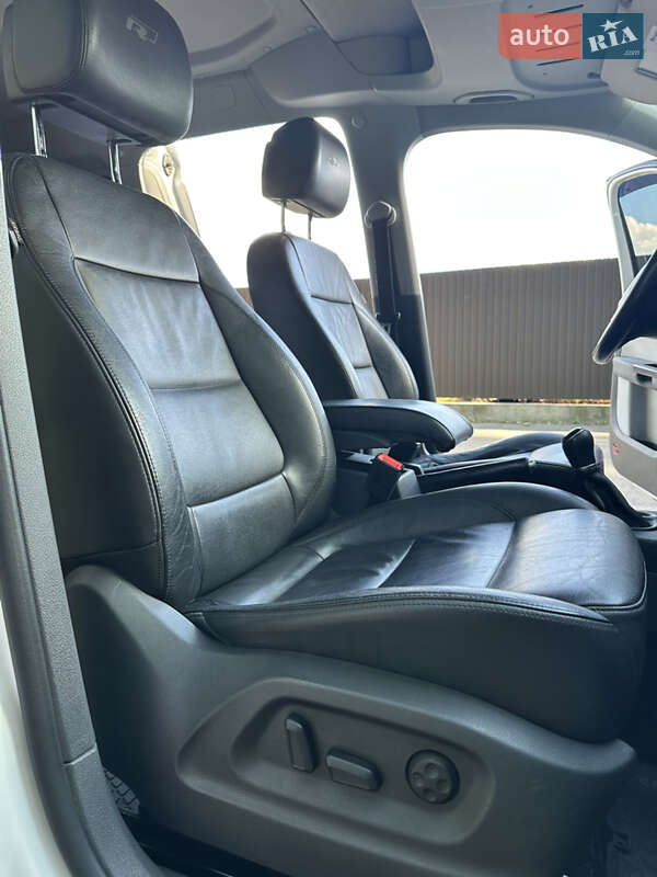Минивэн Volkswagen Caddy 2015 в Киеве