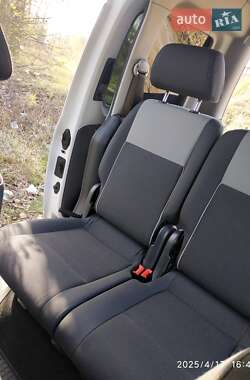 Минивэн Volkswagen Caddy 2010 в 