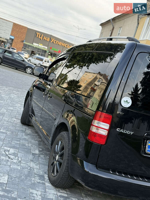 Минивэн Volkswagen Caddy 2011 в Стрые