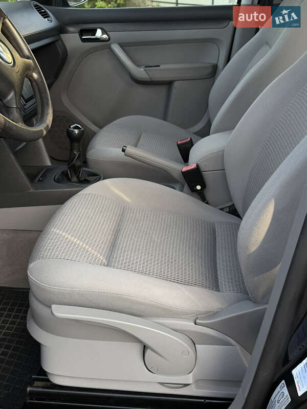 Минивэн Volkswagen Caddy 2004 в Самборе