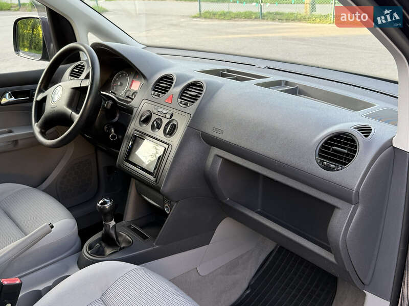 Минивэн Volkswagen Caddy 2004 в Самборе