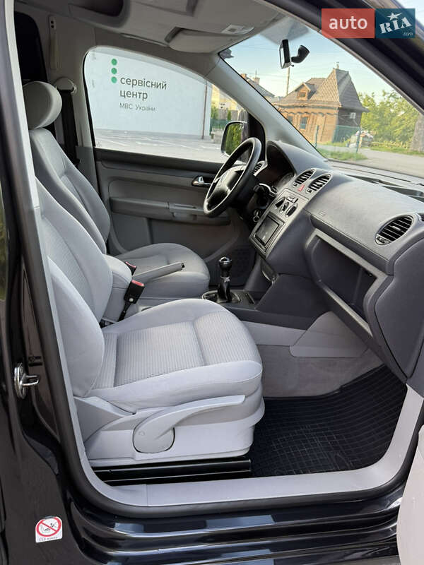 Минивэн Volkswagen Caddy 2004 в Самборе