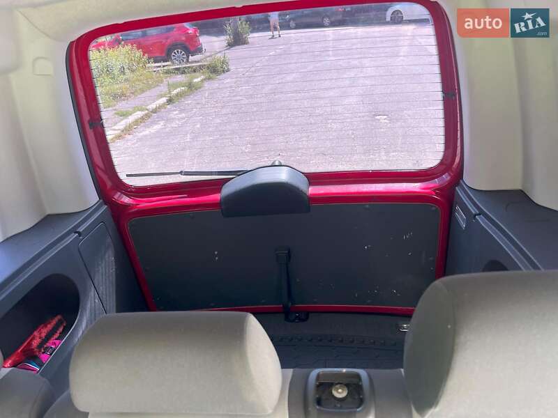 Минивэн Volkswagen Caddy 2012 в Киеве