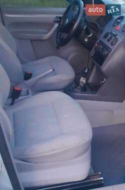 Грузовой фургон Volkswagen Caddy 2006 в 