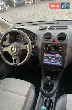 Грузопассажирский фургон Volkswagen Caddy 2011 в 