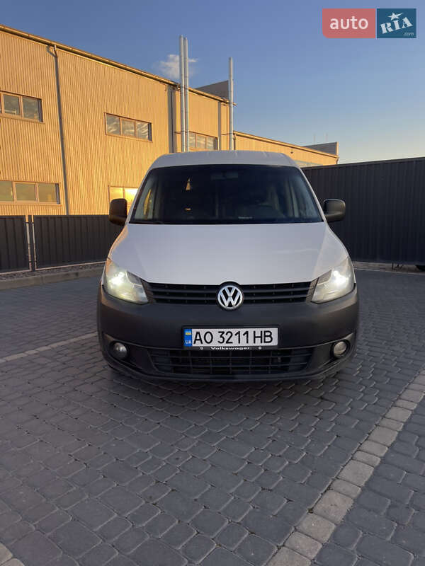 Грузопассажирский фургон Volkswagen Caddy 2011 в Мукачево