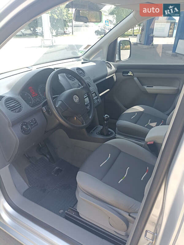 Мінівен Volkswagen Caddy 2010 в Чернівцях