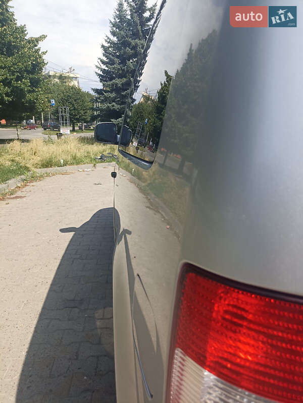 Мінівен Volkswagen Caddy 2010 в Чернівцях