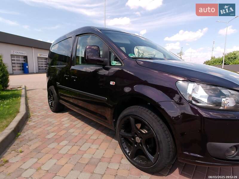 Мінівен Volkswagen Caddy 2014 в Сарнах